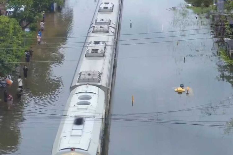KAI Batalkan 38 Perjalanan Kereta Imbas Banjir